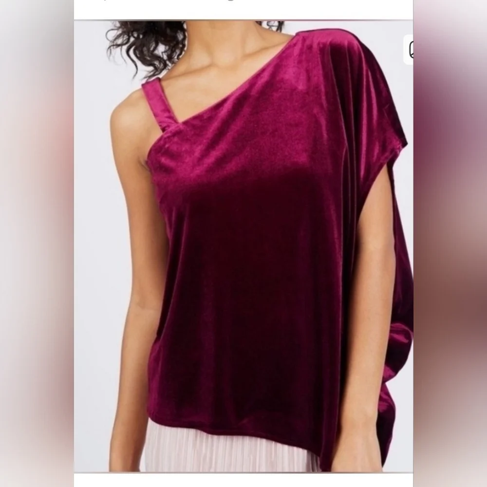 NWOT! Chic Velvet Burgundy Asymmetrical Women's Holiday Blouse Size Medium - Picture 7 of 15